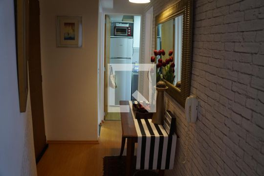 Corredor de apartamento para alugar com 1 quarto, 67m² em Batel, Curitiba