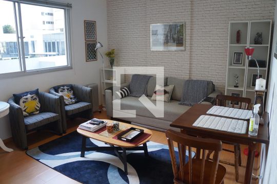 Sala de apartamento para alugar com 1 quarto, 67m² em Batel, Curitiba