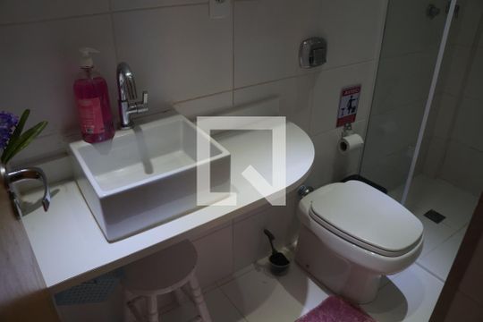 Banheiro de apartamento para alugar com 1 quarto, 67m² em Batel, Curitiba