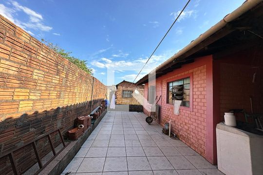 Corredor de casa à venda com 3 quartos, 100m² em Santos Dumont, São Leopoldo
