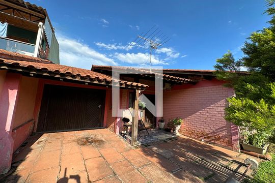 Fachada de casa à venda com 3 quartos, 100m² em Santos Dumont, São Leopoldo