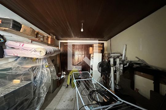 Garagem de casa à venda com 3 quartos, 100m² em Santos Dumont, São Leopoldo