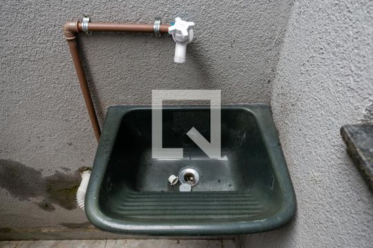 Área de serviço de apartamento para alugar com 2 quartos, 35m² em Vila Paiva, São Paulo