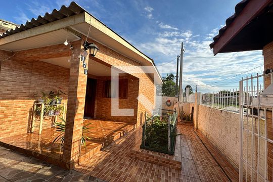 Fachada de casa à venda com 3 quartos, 90m² em Santos Dumont, São Leopoldo