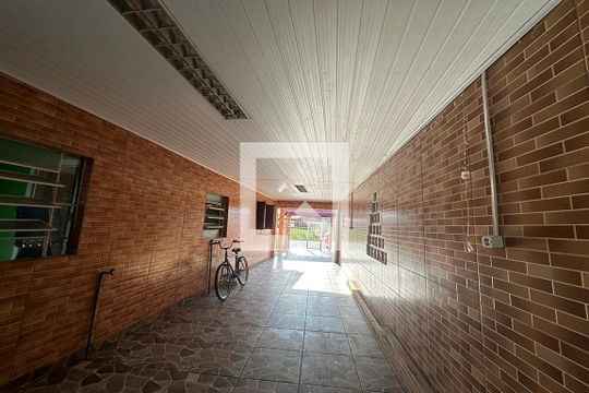 Garagem de casa à venda com 3 quartos, 90m² em Santos Dumont, São Leopoldo