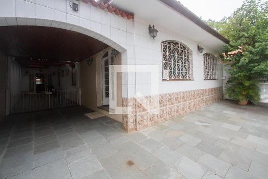 Garagem de casa à venda com 3 quartos, 240m² em Jardim Dom Bosco, São Paulo