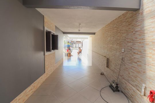 Garagem de casa à venda com 3 quartos, 162m² em Duque de Caxias, São Leopoldo