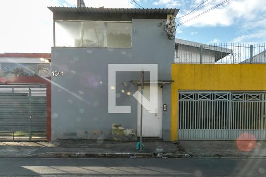 Fachada de casa para alugar com 1 quarto, 25m² em Cidade Monções, São Paulo