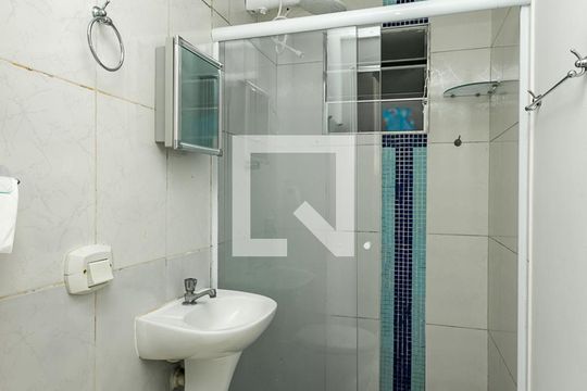 Banheiro de casa para alugar com 1 quarto, 25m² em Cidade Monções, São Paulo