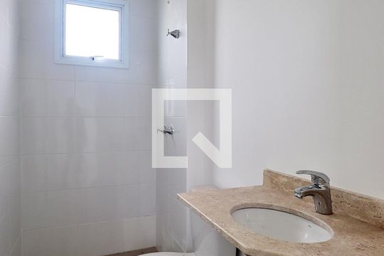 Banheiro do Quarto 1 - Suíte de apartamento para alugar com 2 quartos, 65m² em Vila Curuca, Santo André