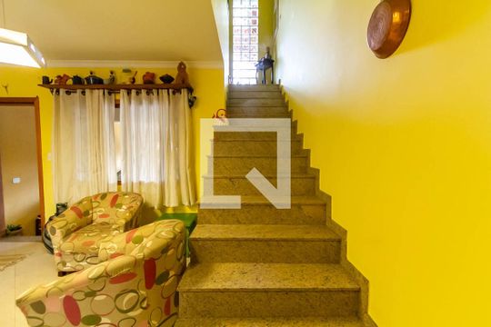 Escada de casa à venda com 4 quartos, 210m² em Nova Petrópolis, São Bernardo do Campo