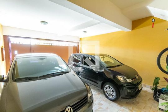 Garagem de casa à venda com 4 quartos, 210m² em Nova Petrópolis, São Bernardo do Campo