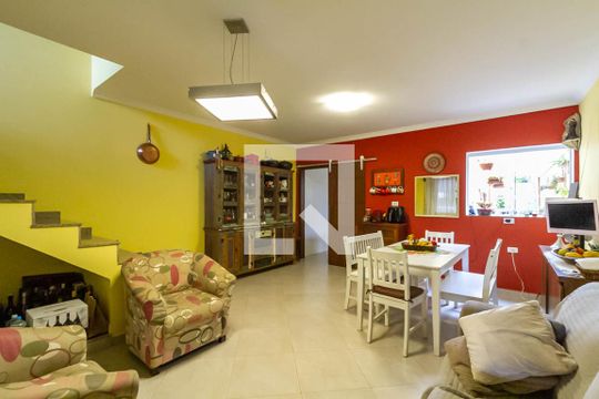 Casa à venda com 4 quartos, 210m² em Nova Petrópolis, São Bernardo do Campo