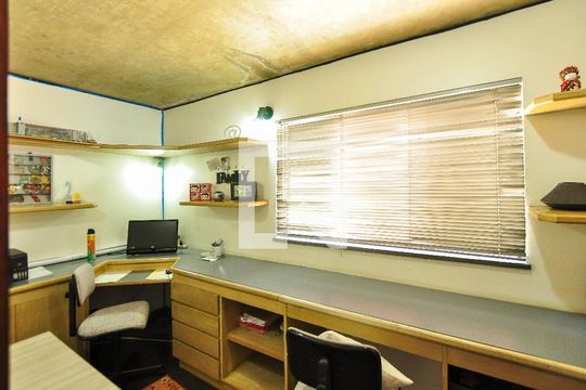 Escritório de casa à venda com 4 quartos, 550m² em Alto de Pinheiros, São Paulo