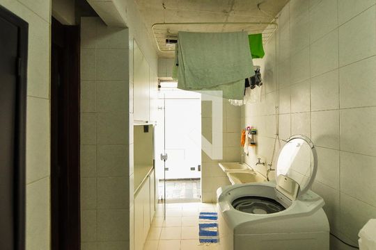 Área de Serviço de casa à venda com 4 quartos, 550m² em Alto de Pinheiros, São Paulo