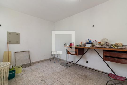 Quarto de Serviço de casa para alugar com 3 quartos, 200m² em Vila Nova Conceição, São Paulo