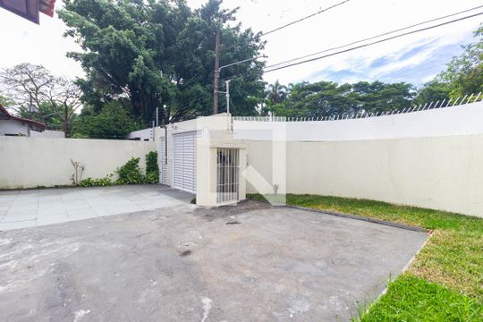 Garagem de casa à venda com 4 quartos, 300m² em Butantã, São Paulo