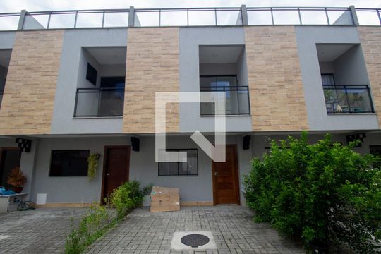 Fachada da Casa de casa de condomínio para alugar com 2 quartos, 68m² em Vargem Grande, Rio de Janeiro