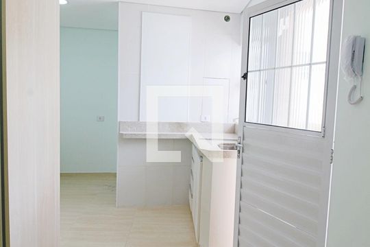 Quarto de kitnet/studio para alugar com 1 quarto, 21m² em Jardim Maria Duarte, São Paulo
