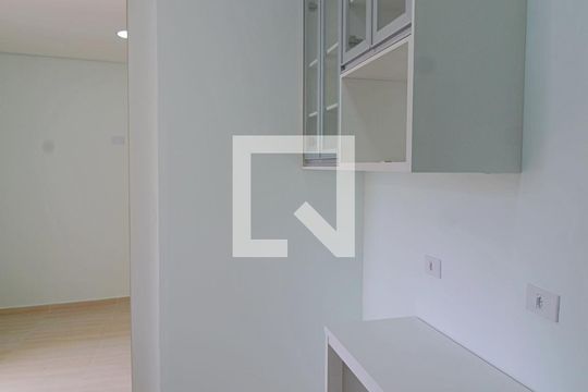 Cozinha  de kitnet/studio para alugar com 1 quarto, 21m² em Jardim Maria Duarte, São Paulo