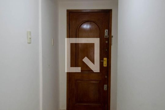 Hall de apartamento para alugar com 2 quartos, 108m² em Copacabana, Rio de Janeiro