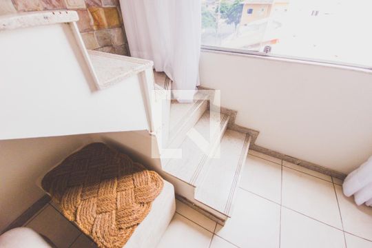 Escada de apartamento à venda com 2 quartos, 133m² em Olinda, Contagem