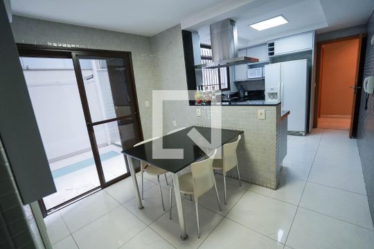 Cozinha de apartamento à venda com 4 quartos, 250m² em Lourdes, Belo Horizonte