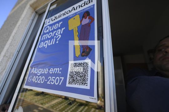 Plaquinha de divulgação de apartamento à venda com 2 quartos, 39m² em Residencial Itamaracá, Goiânia