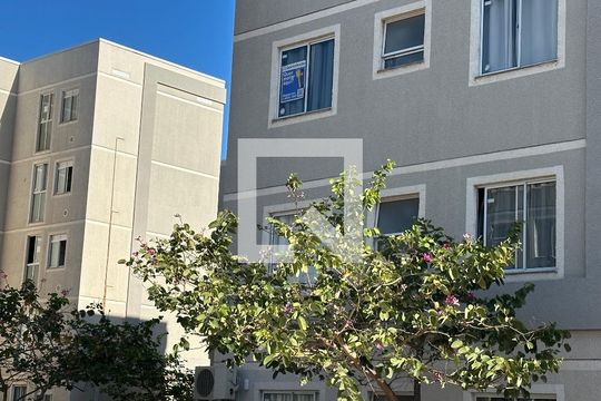 Plaquinha de divulgação de apartamento à venda com 2 quartos, 39m² em Residencial Itamaracá, Goiânia