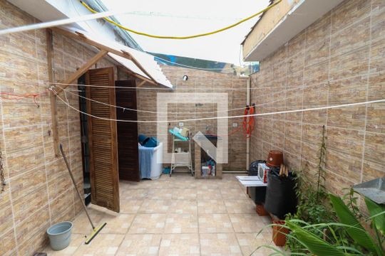 Lavanderia de casa à venda com 4 quartos, 225m² em Penha de França, São Paulo