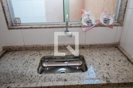 Cozinha de casa de condomínio para alugar com 3 quartos, 108m² em Penha de França, São Paulo