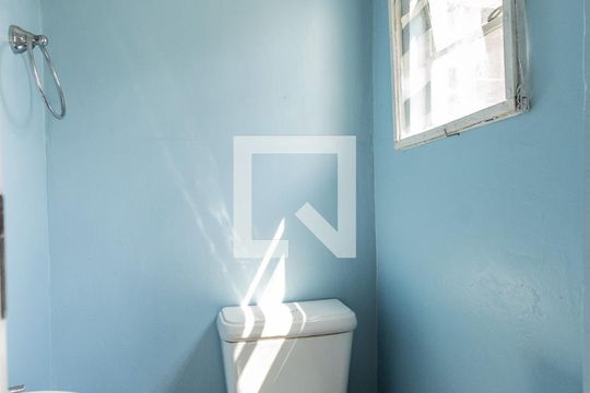 Banheiro Quarto 1 de casa à venda com 7 quartos, 230m² em Vila Nova Manchester, São Paulo