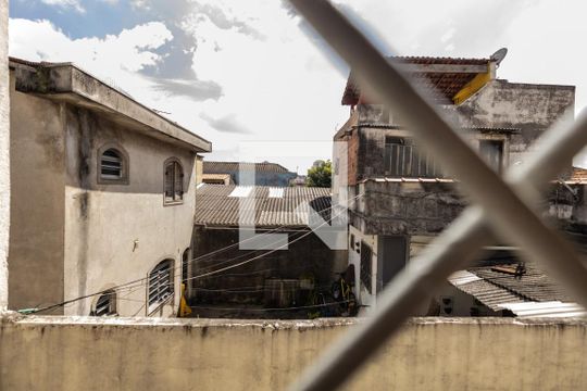 Vista Quarto 1 de casa à venda com 7 quartos, 230m² em Vila Nova Manchester, São Paulo