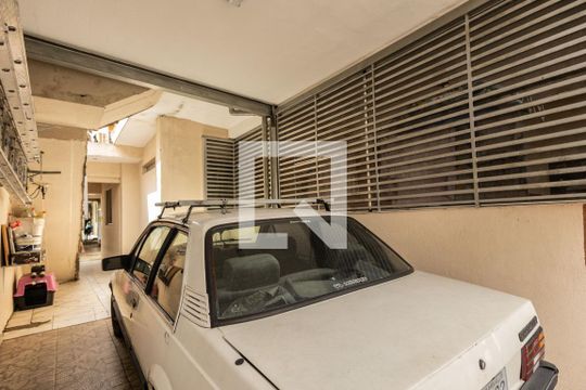 Garagem de casa à venda com 7 quartos, 230m² em Vila Nova Manchester, São Paulo