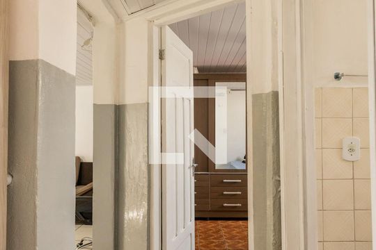Corredor de casa à venda com 7 quartos, 230m² em Vila Nova Manchester, São Paulo