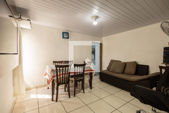 Casa à venda com 7 quartos, 230m² em Vila Nova Manchester, São Paulo