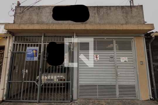 Fachada de casa à venda com 7 quartos, 230m² em Vila Nova Manchester, São Paulo