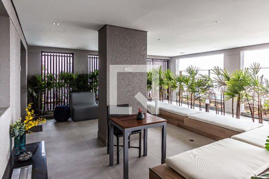 Área comum de kitnet/studio para alugar com 1 quarto, 22m² em República, São Paulo