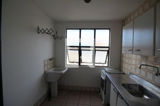 Cozinha e Área de Serviço de apartamento à venda com 1 quarto, 42m² em Floresta, Porto Alegre