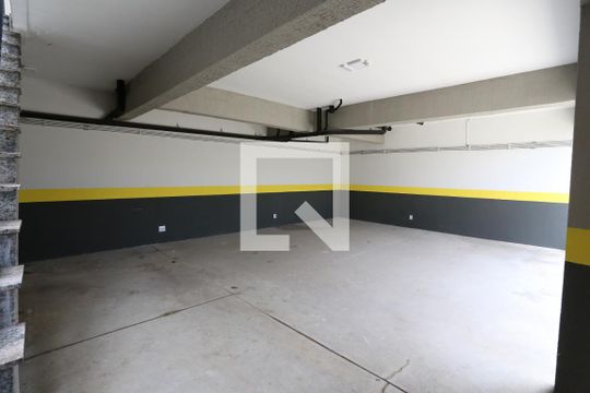 Garagem de casa de condomínio à venda com 2 quartos, 64m² em Jardim Nordeste, São Paulo