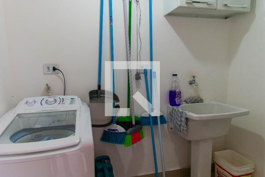 Área de Serviço de casa à venda com 2 quartos, 274m² em Jardim Record, São Paulo