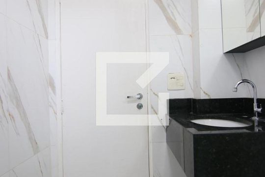Banheiro de apartamento para alugar com 1 quarto, 45m² em Vila Londrina, São Paulo