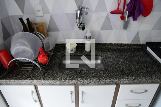 Cozinha de apartamento para alugar com 2 quartos, 55m² em Jardim Caiapiá, Cotia