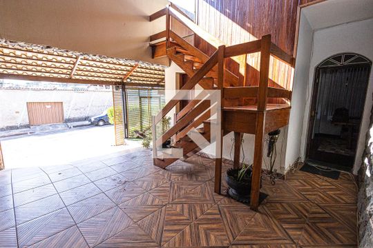 Vagas de garagem de casa para alugar com 3 quartos, 360m² em Jardim Guanabara, Belo Horizonte