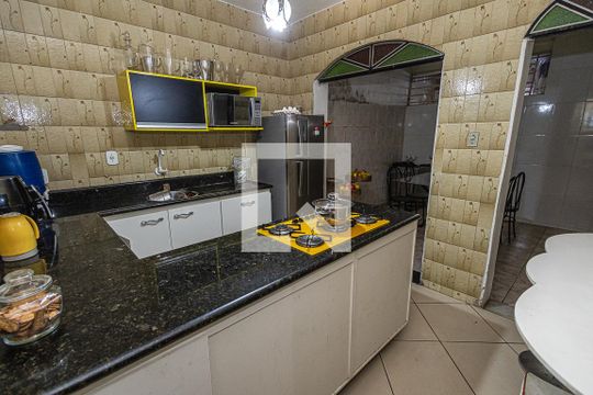 Cozinha de casa para alugar com 3 quartos, 360m² em Jardim Guanabara, Belo Horizonte