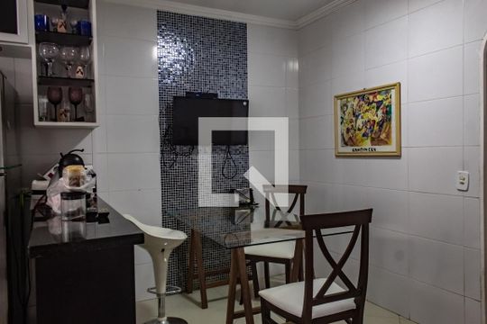 Cozinha de apartamento para alugar com 3 quartos, 148m² em Barra Funda, Guarujá