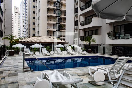Área comum - Piscina de apartamento para alugar com 3 quartos, 148m² em Barra Funda, Guarujá