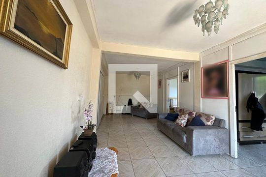Sala de casa à venda com 3 quartos, 160m² em Santos Dumont, São Leopoldo