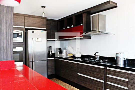 Cozinha de casa à venda com 4 quartos, 320m² em Parque Sonia, São Paulo