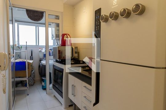 Cozinha de apartamento para alugar com 2 quartos, 54m² em Cambuci, São Paulo